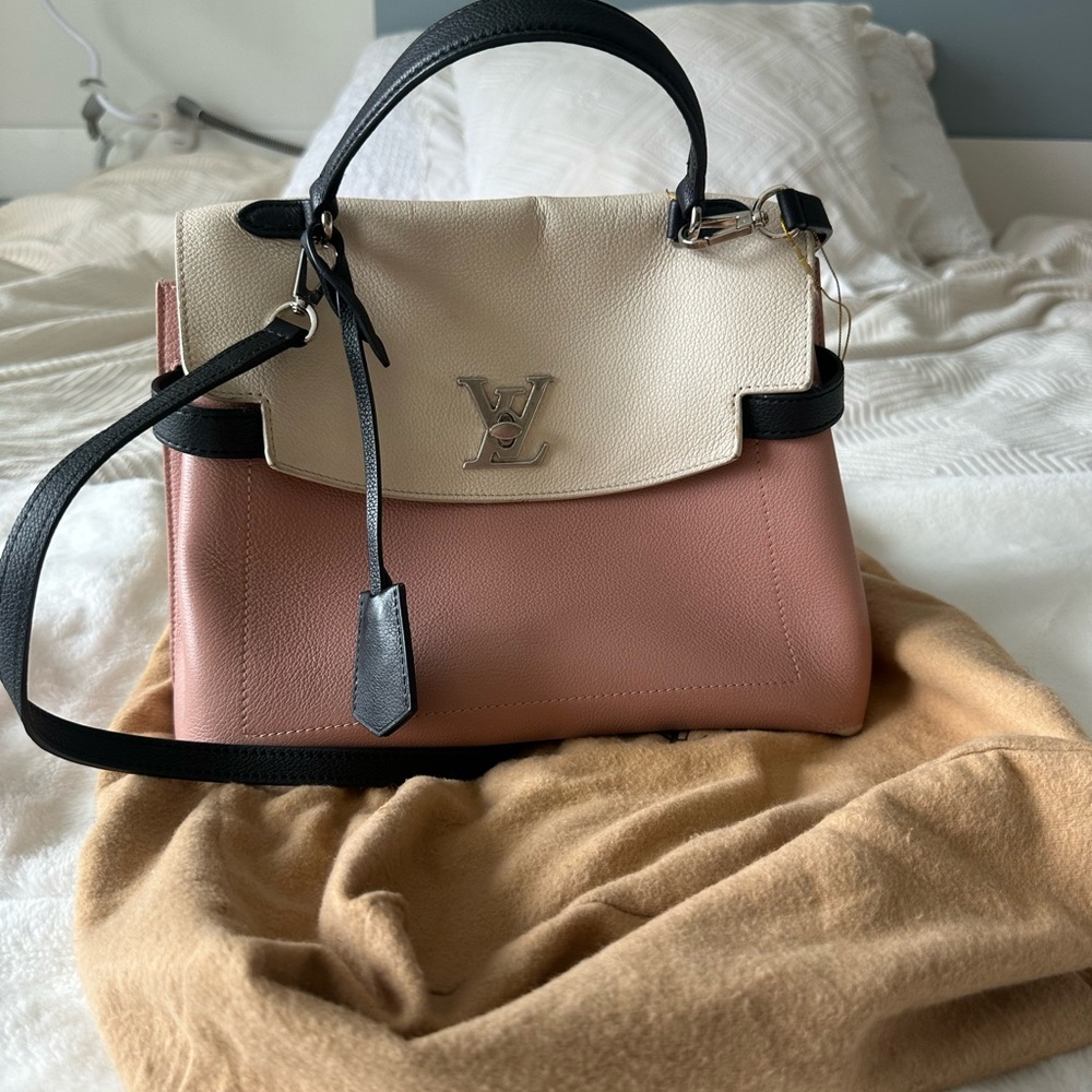 Louis Vuitton LockMe Ever MM Two Way Rose, Black, Cream Shoulder Bag - Picture 3 of 14